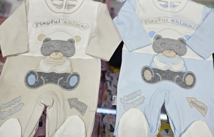 لباس بچگانه